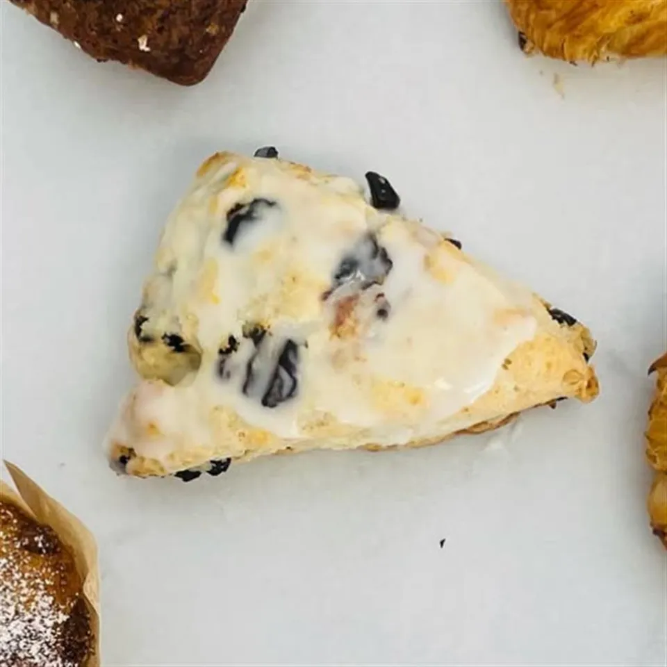 Scones, Apricot &amp; White Chocolate