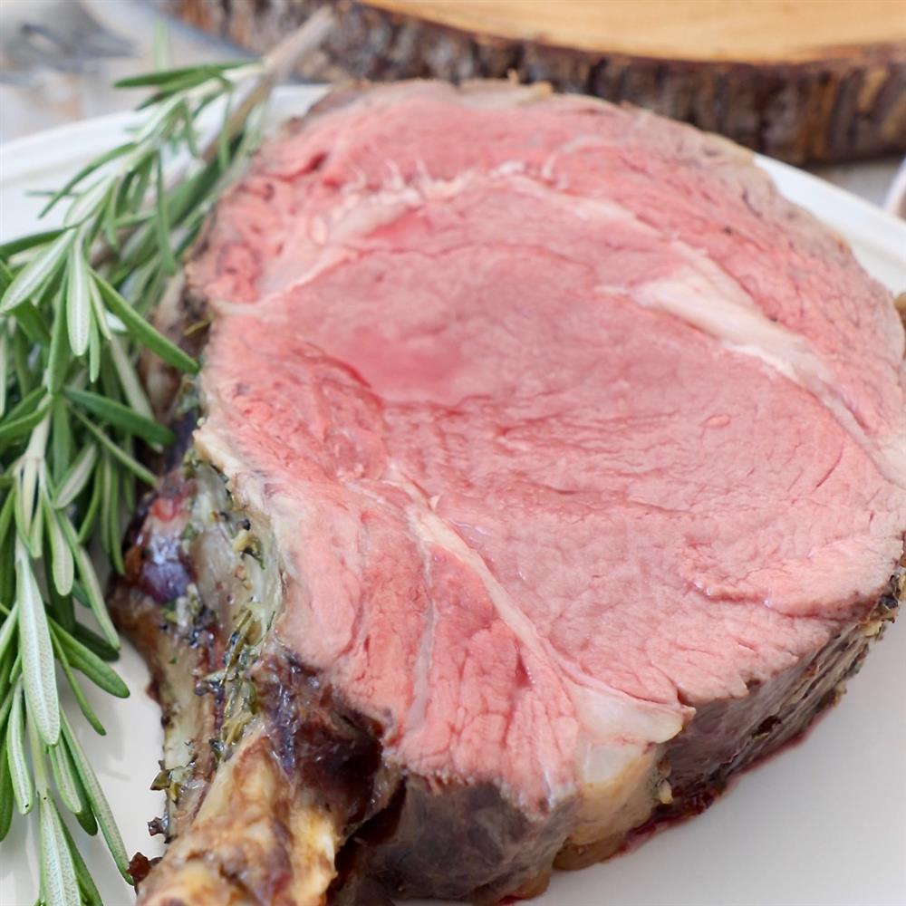 Sliced cooked prime rib